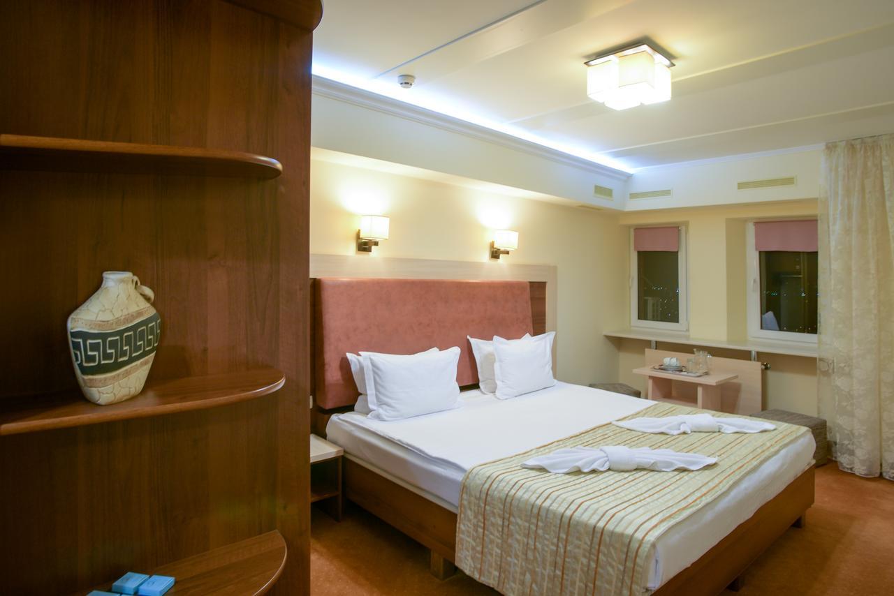 7 Sky Hotel Klinicheskaya Street Kijów Zewnętrze zdjęcie