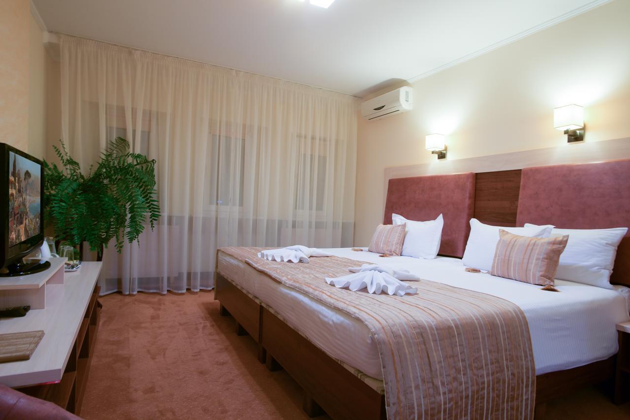 7 Sky Hotel Klinicheskaya Street Kijów Zewnętrze zdjęcie