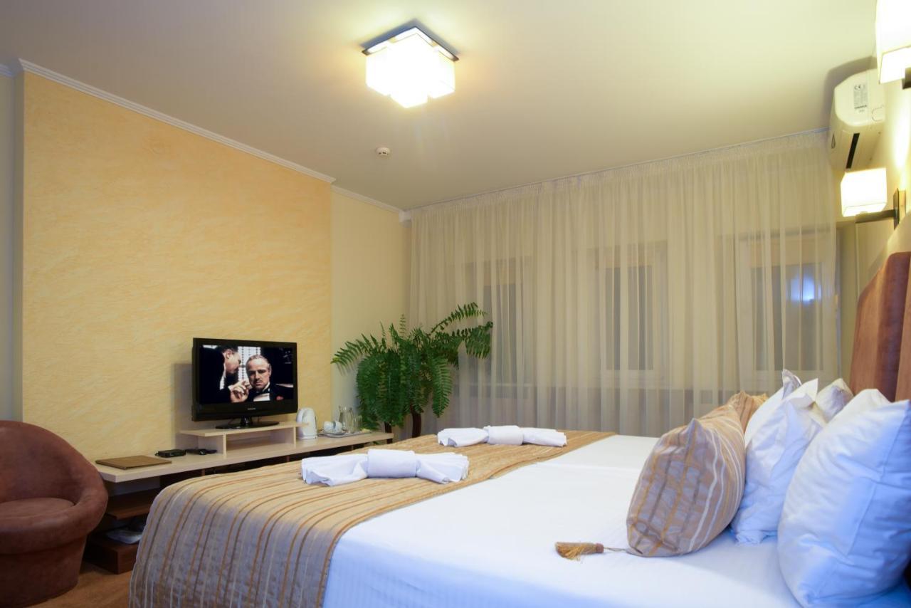 7 Sky Hotel Klinicheskaya Street Kijów Zewnętrze zdjęcie