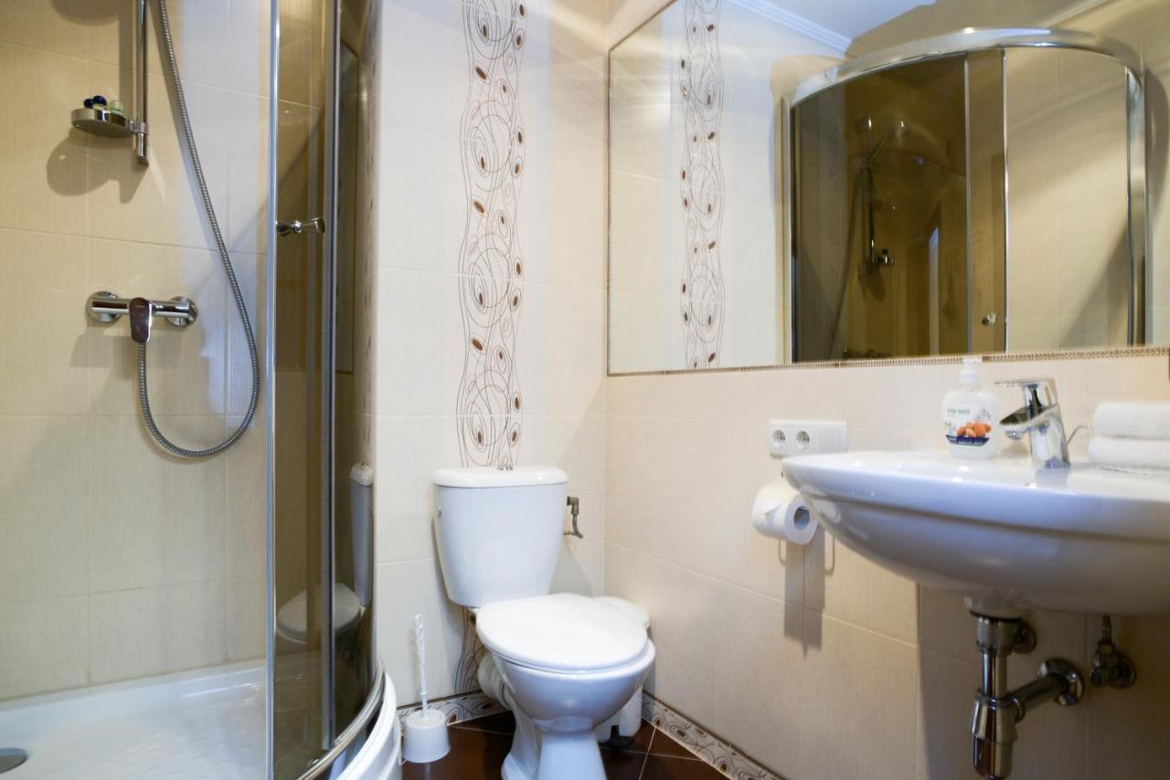 7 Sky Hotel Klinicheskaya Street Kijów Zewnętrze zdjęcie