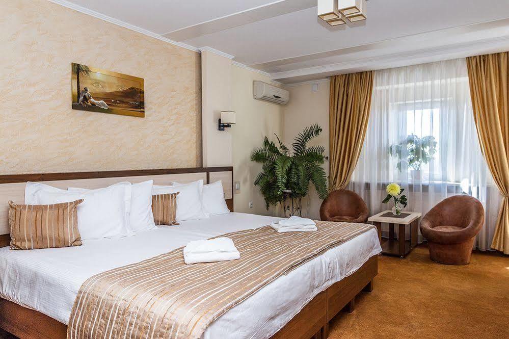 7 Sky Hotel Klinicheskaya Street Kijów Zewnętrze zdjęcie