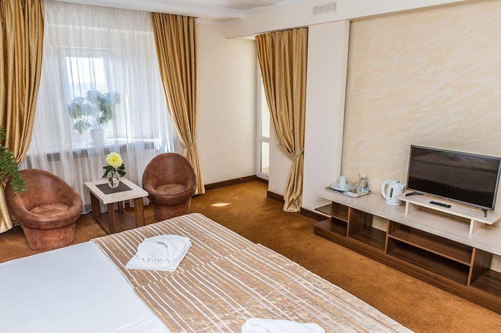 7 Sky Hotel Klinicheskaya Street Kijów Zewnętrze zdjęcie